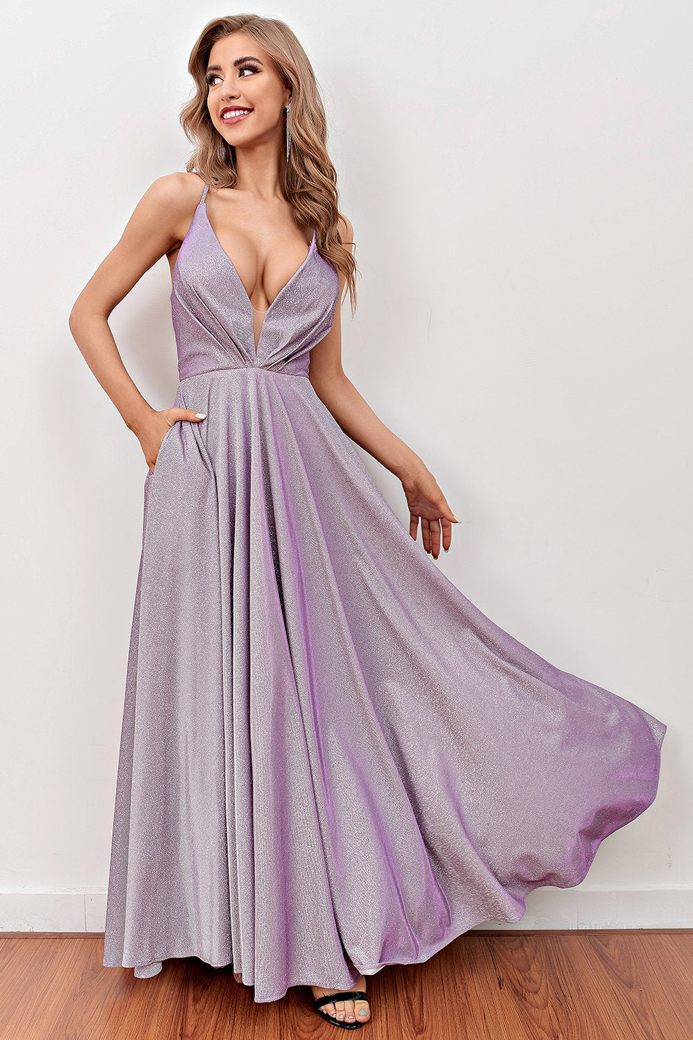 Vestido largo de baile lila deep V neck con correas cruzadas