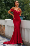 Vestido rojo de fiesta con hombros descubiertos