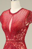 Precioso vestido de fiesta burdeos con cuello joya de sirena con abalorios