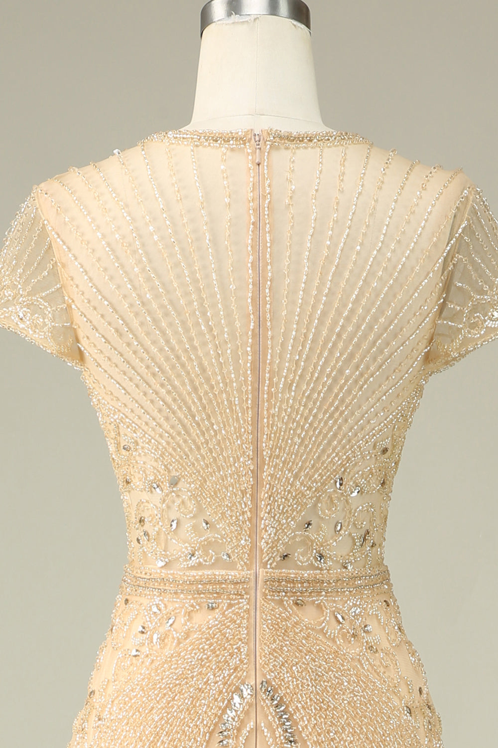 Lujoso vestido de fiesta de champán con cuello de joya de sirena con abalorios