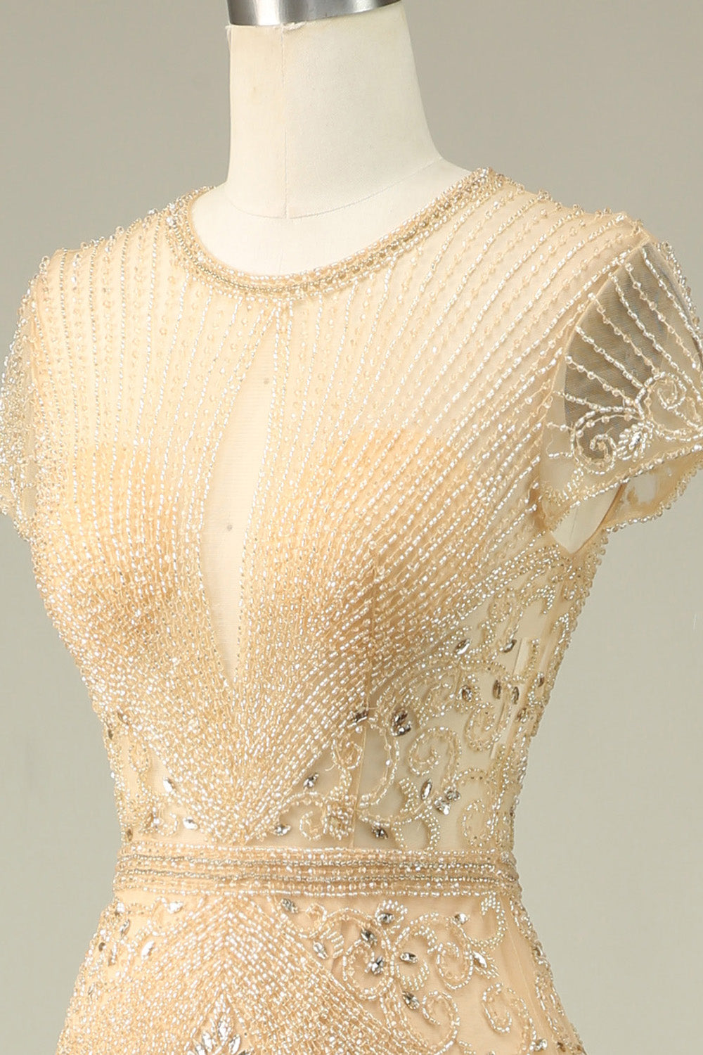 Lujoso vestido de fiesta de champán con cuello de joya de sirena con abalorios