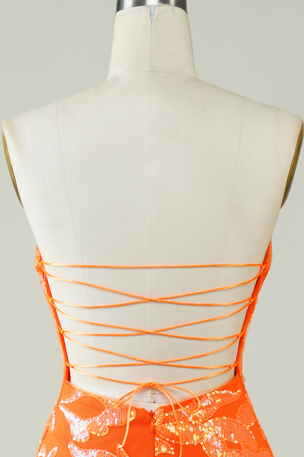 Vestido ajustado a casa naranja sin tirantes