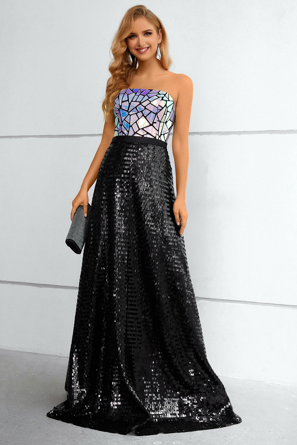 Vestido de graduación sin tirantes con lentejuelas negro