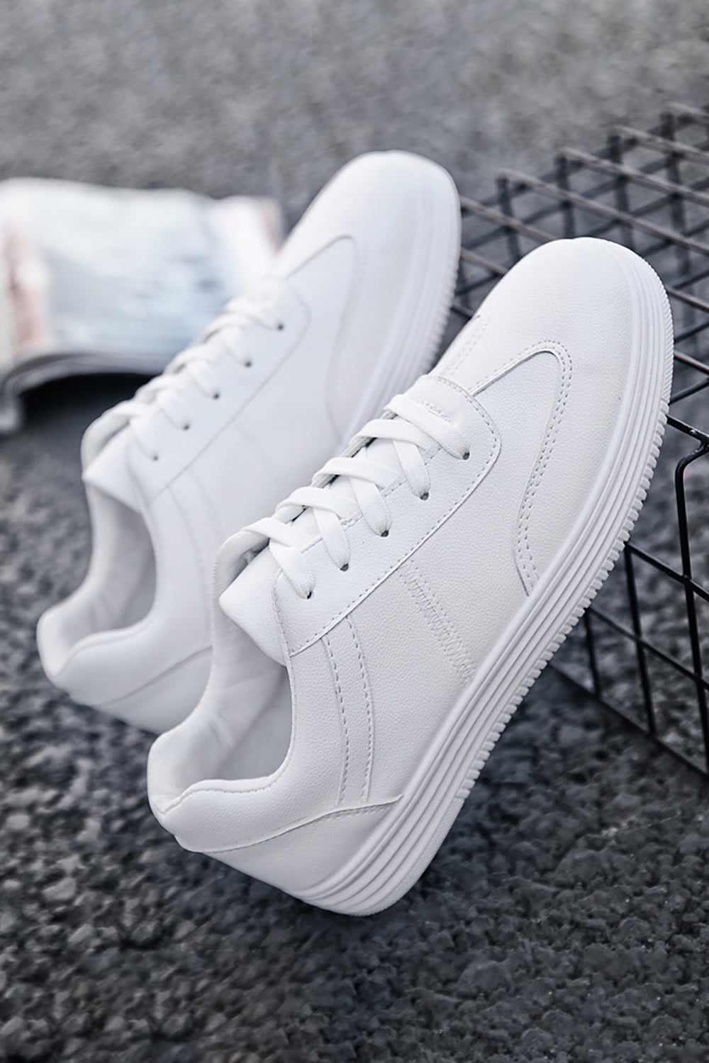 Zapatos casuales con cordones blancos para hombres