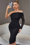 Pequeño vestido negro con volantes