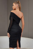 Pequeño vestido negro con volantes
