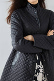 Chaqueta acolchada ligera con botones negros