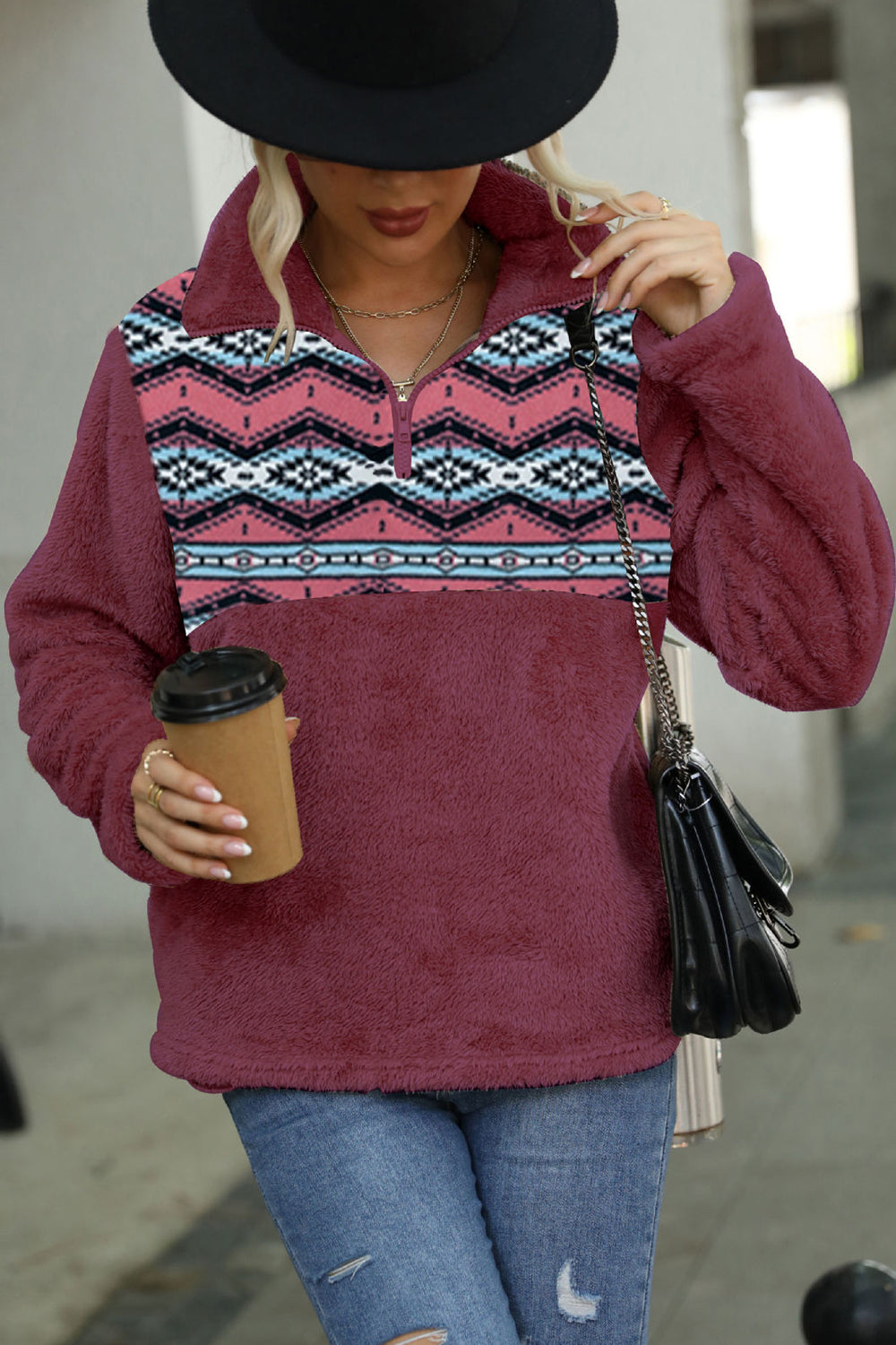Tops de vellón con cuello alto estampado burdeos