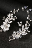 Clip de oreja nupcial de flor blanca