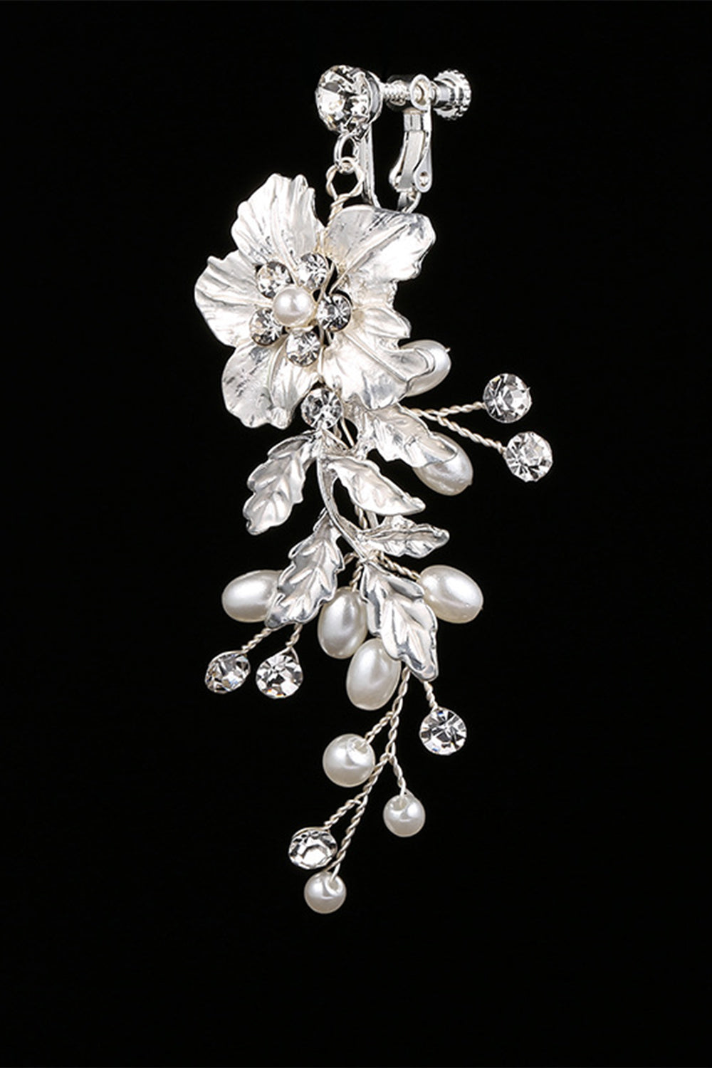 Clip de oreja nupcial de flor blanca