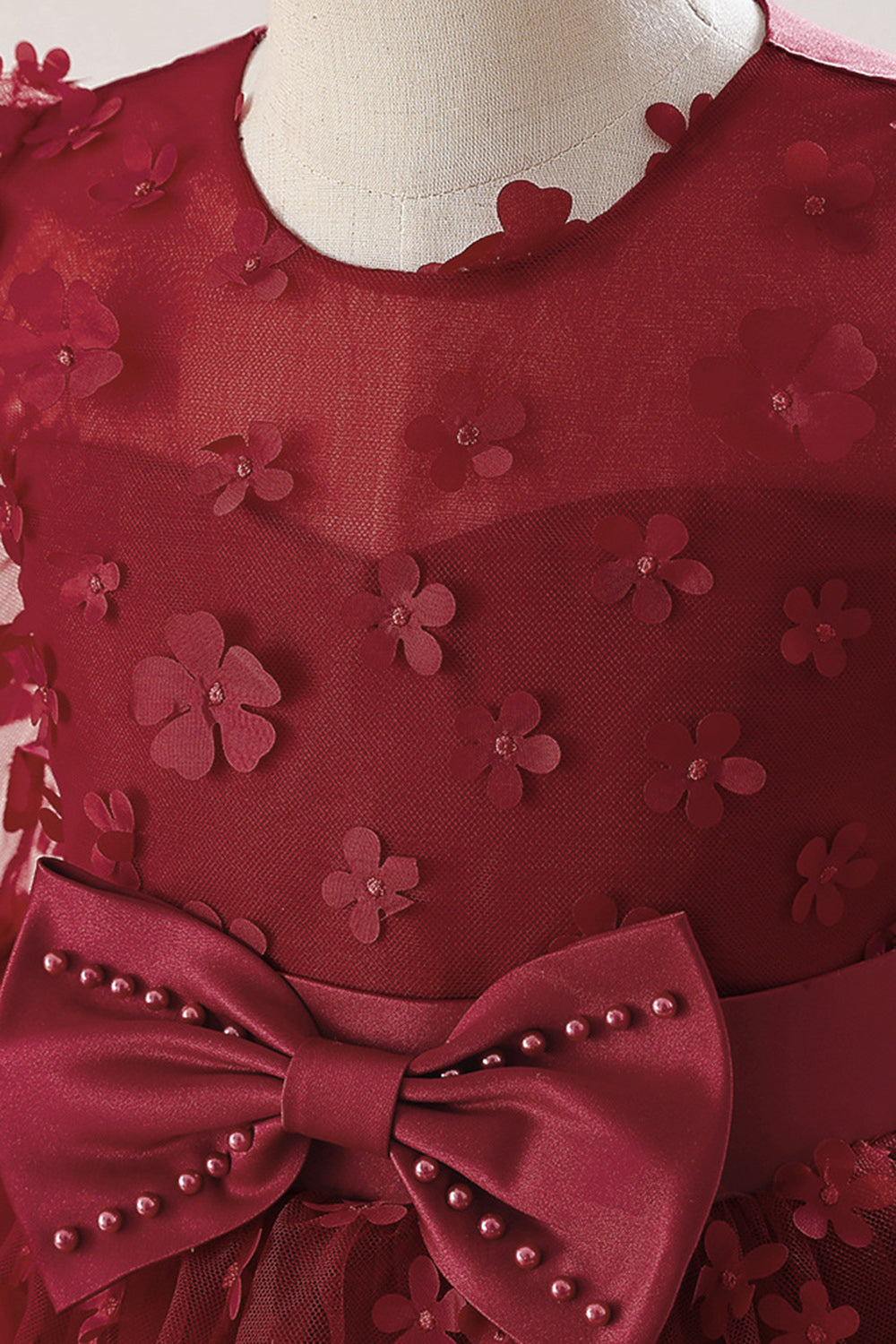 Vestido de fiesta de tul rosa chica con apliques