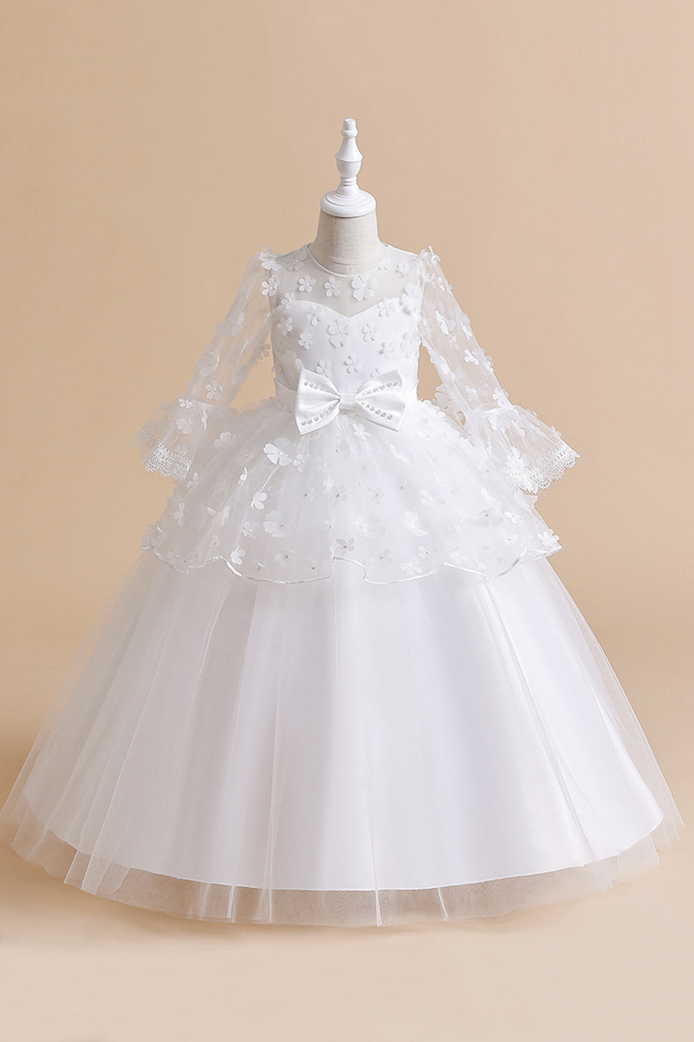 Vestido de fiesta de tul rosa chica con apliques