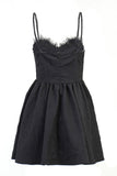 Correas de espagueti Vestido negro de la década de 1950 con encaje