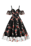 Vestido azul de la década de 1950 con hombros descubiertos y bordados