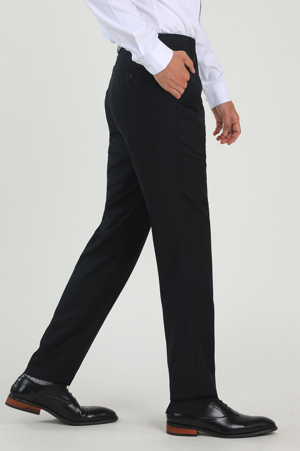 Pantalones negros de pierna recta para boda