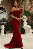 Borgoña One Shoulder Mermaid Vestido largo de baile de graduación con volantes