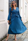 Vestido casual azul cuello en V con faja
