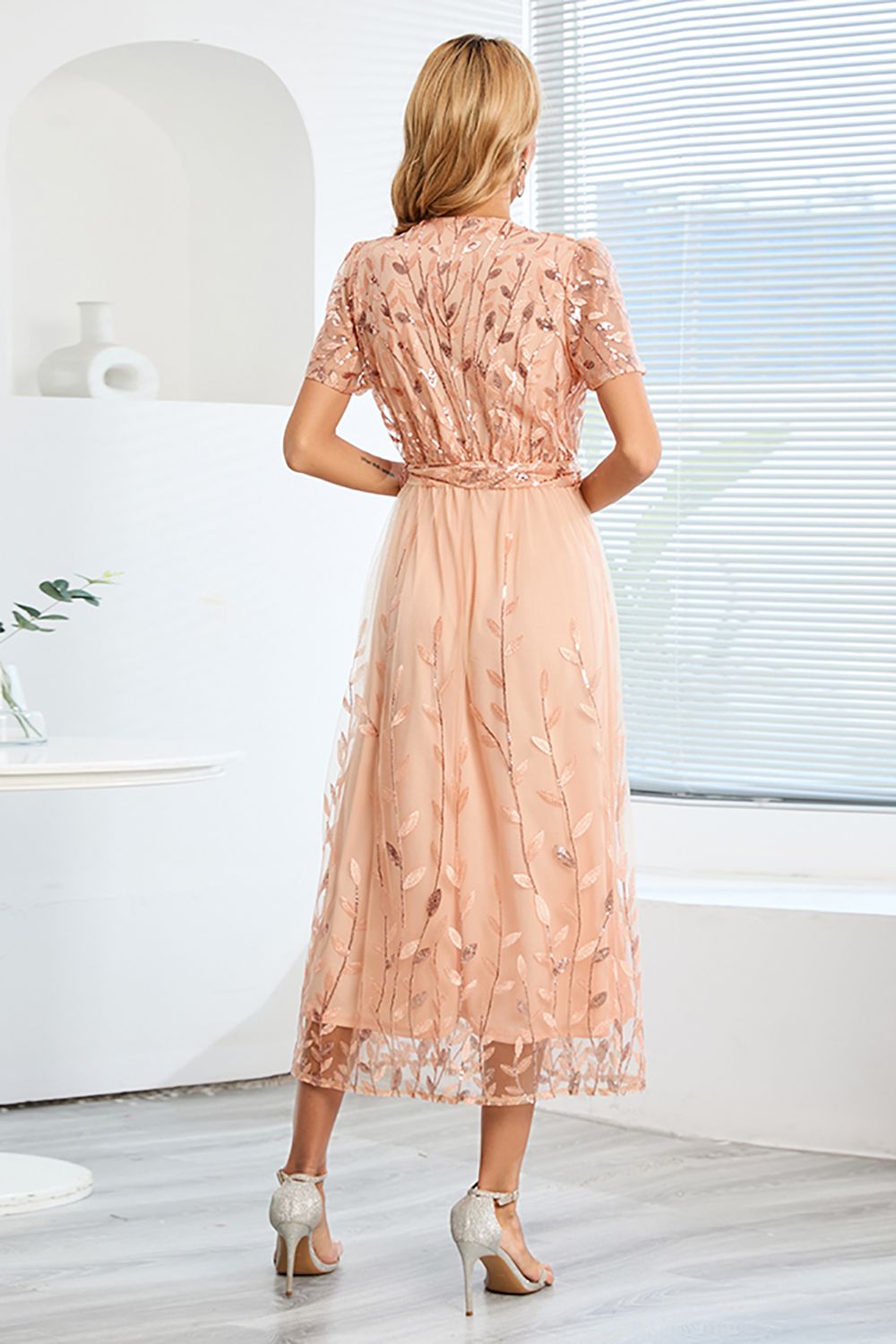 A-Line Blush Vestido Casual con mangas cortas