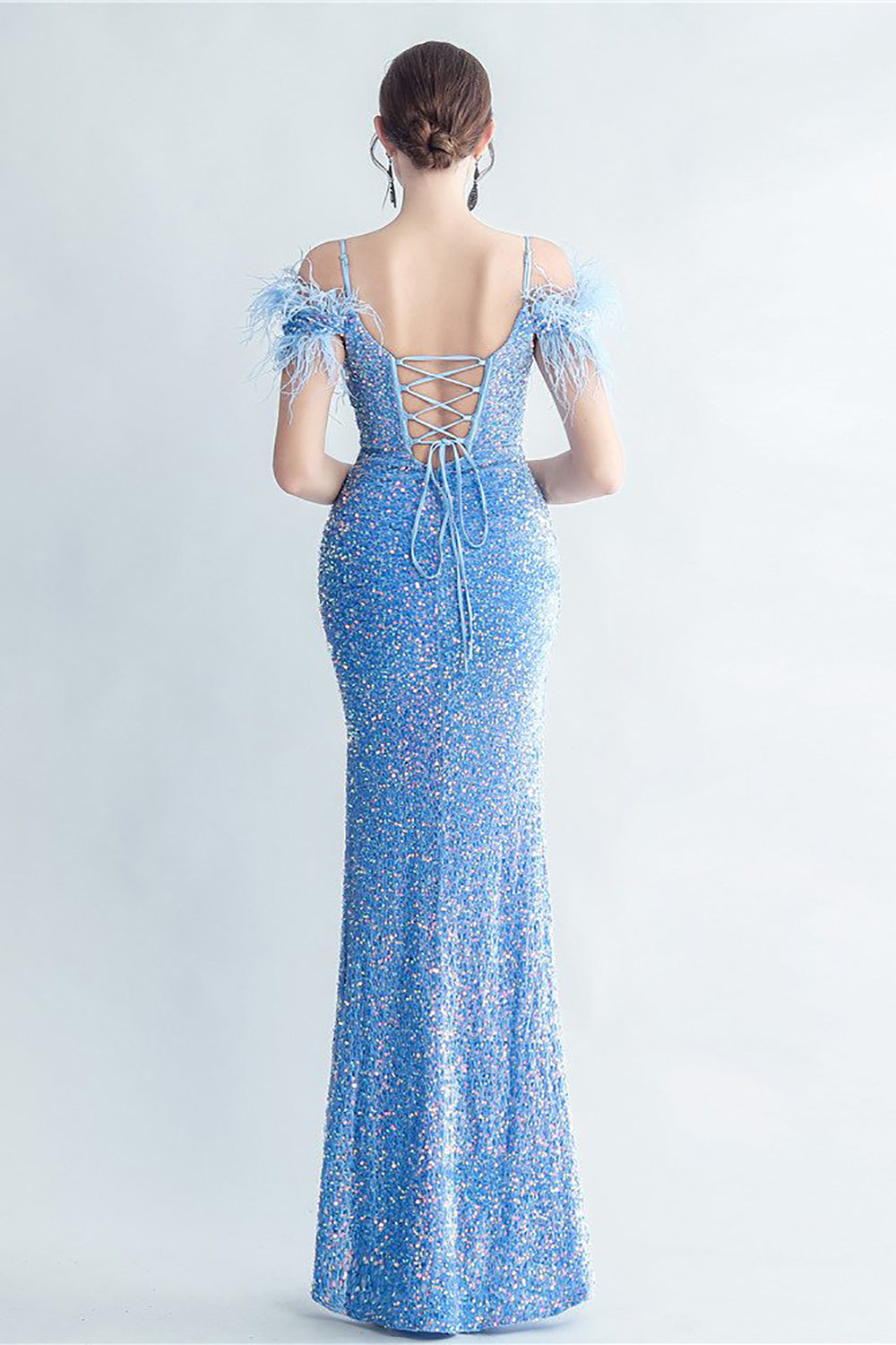 Cold Shoulder Selentejuelas Corsé Azul Vestido de Graduación con Plumas