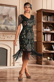Vestido de Gatsby de la década de 1920 con flecos de escote en V verde oscuro con lentejuelas