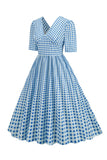 Vestido negro con cuello en V con cuello en V de la década de 1950