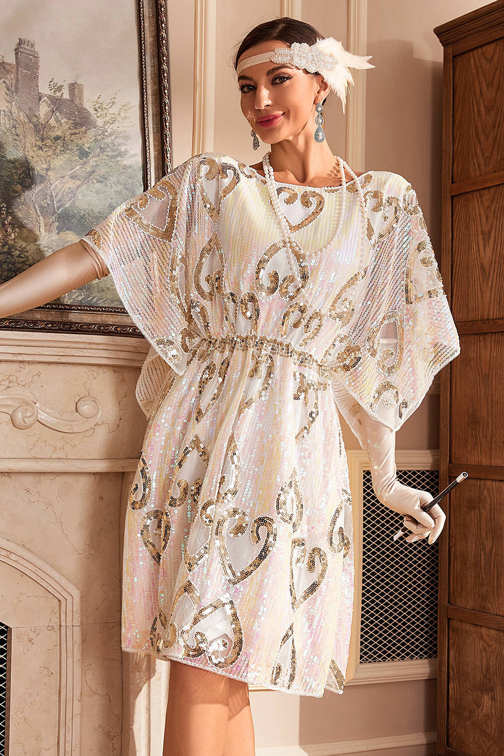Vestido blanco brillante de la década de 1920 con lentejuelas