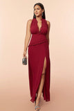 Vestido de fiesta con volantes halter burdeos con abertura