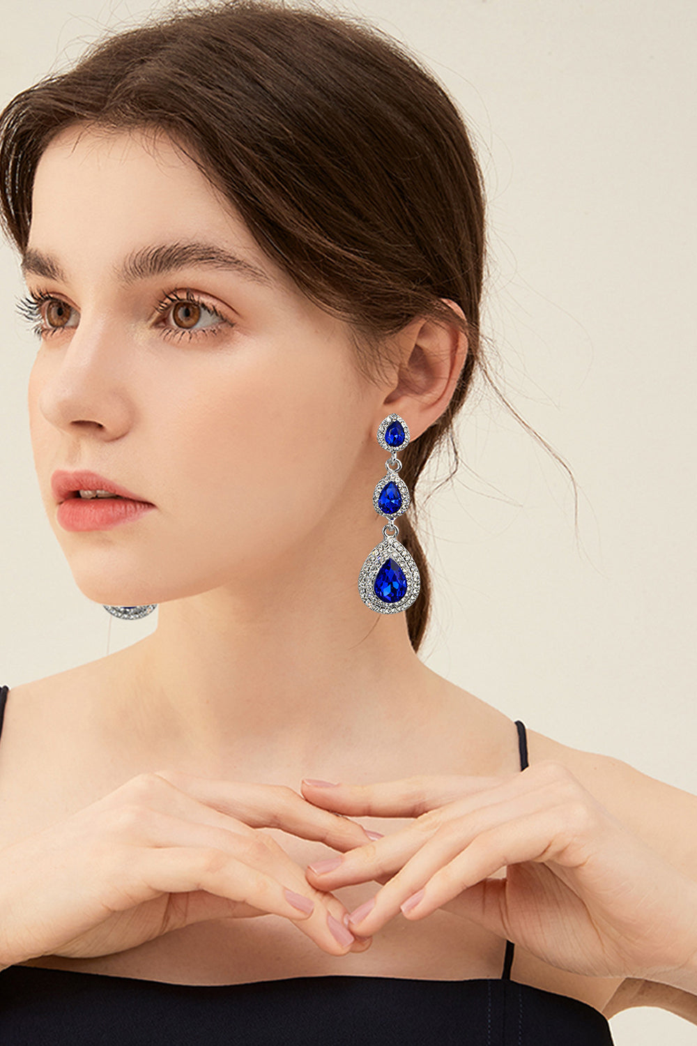 Pendientes de pedrería verde oscuro