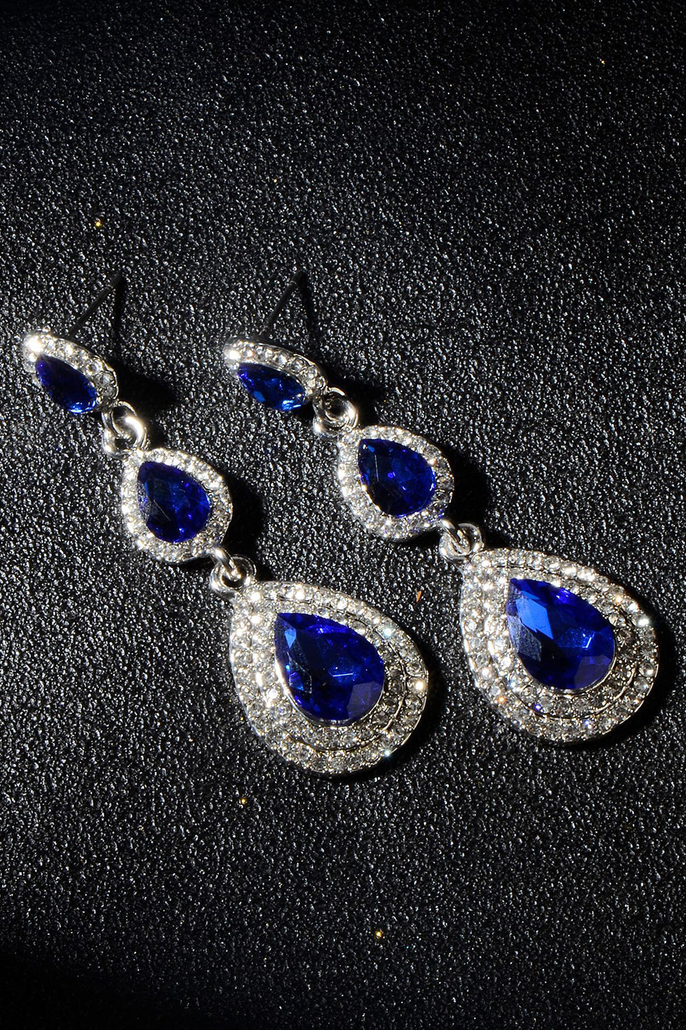 Pendientes de pedrería verde oscuro