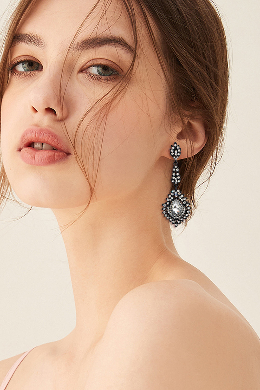 Pendientes colgantes de pedrería verde oscuro