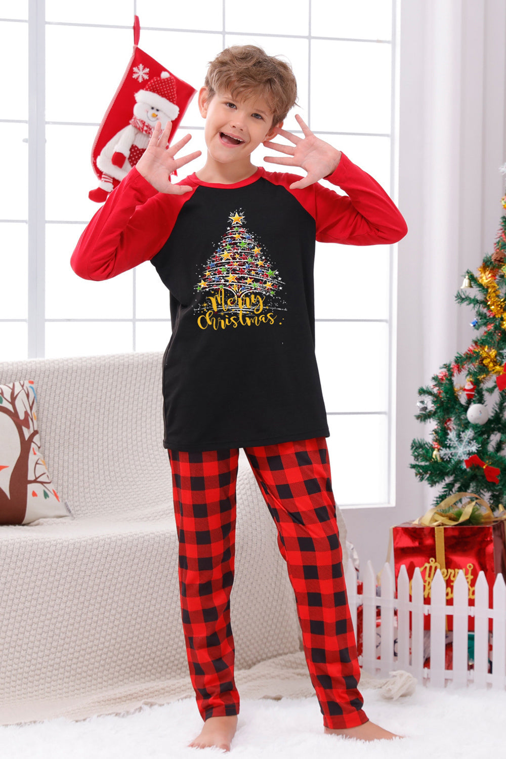 Conjuntos de pijamas a cuadros rojos de la familia navideña