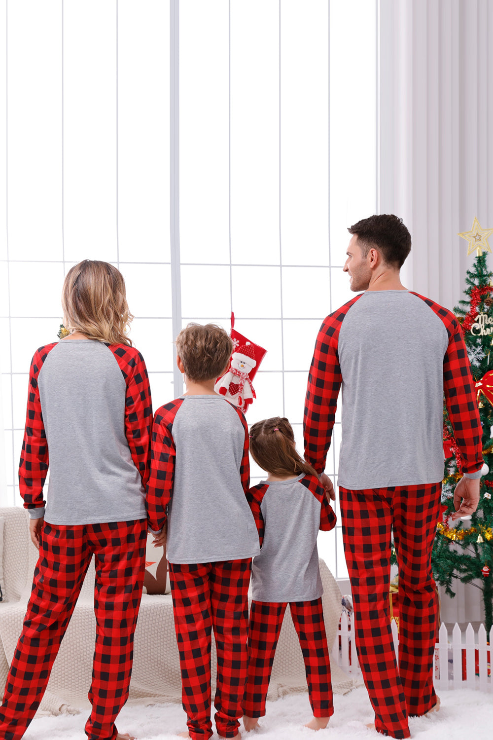 Imprimir Pijama de Navidad Familiar con Cuadros Rojos