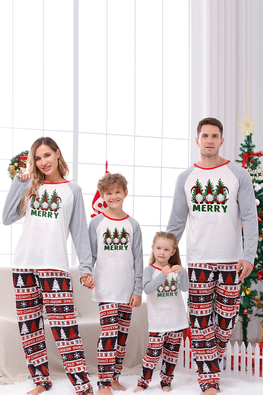 Pijama navideño familiar a juego con estampado gris de manga larga