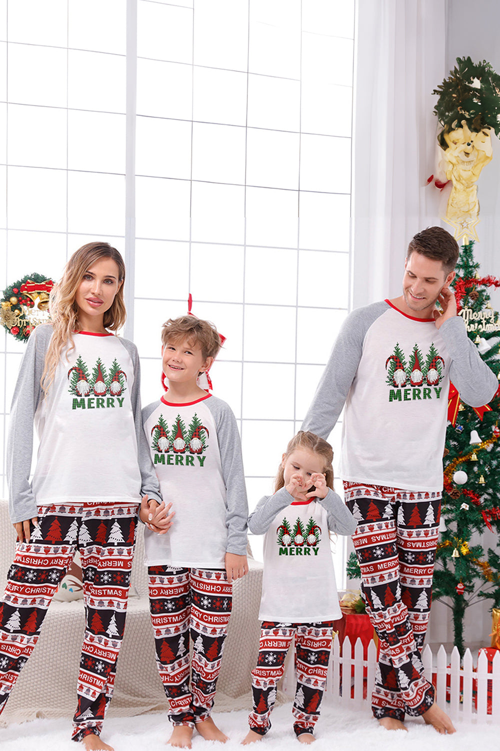 Pijama navideño familiar a juego con estampado gris de manga larga