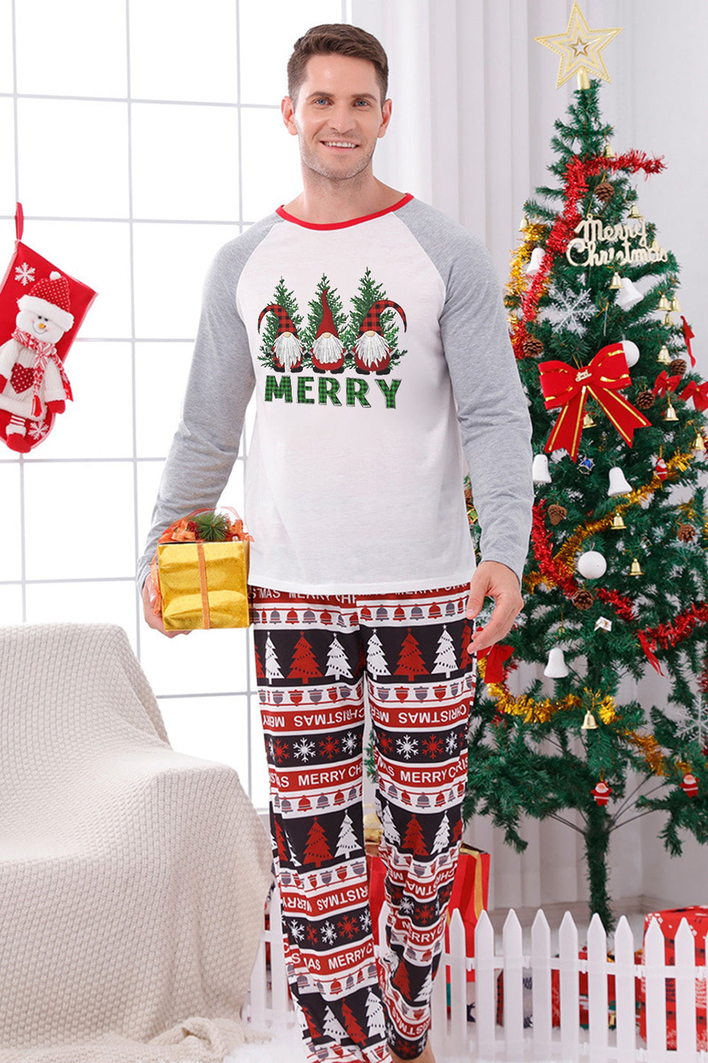 Pijama navideño familiar a juego con estampado gris de manga larga