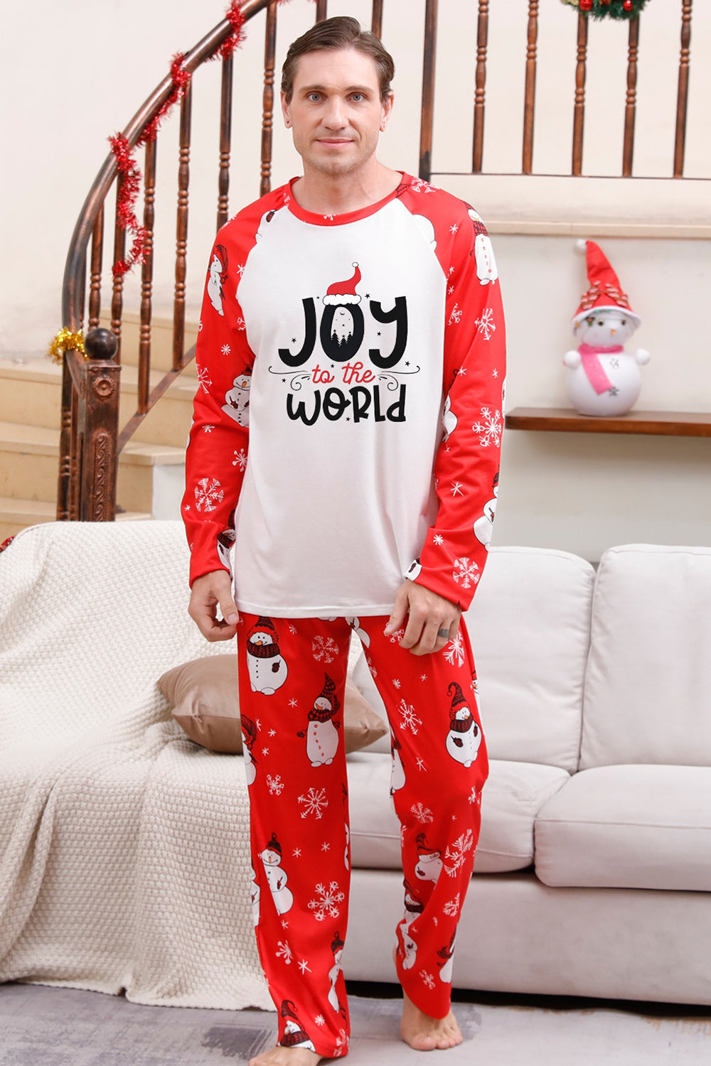Pijama familiar a juego navideño rojo con estampado de muñeco de nieve