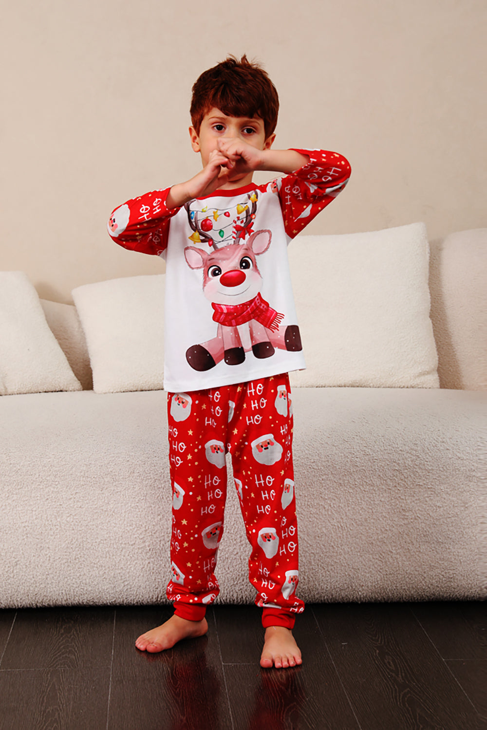 Pijama navideño familiar con estampado de ciervo rojo