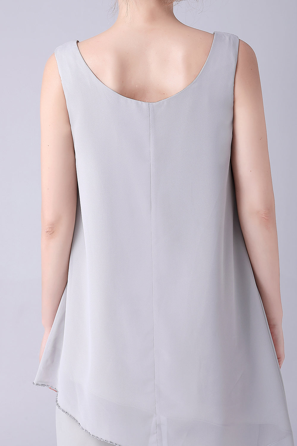 El mono / traje pantalón separa el vestido de gasa hasta el tobillo hasta el tobillo de la madre de la novia