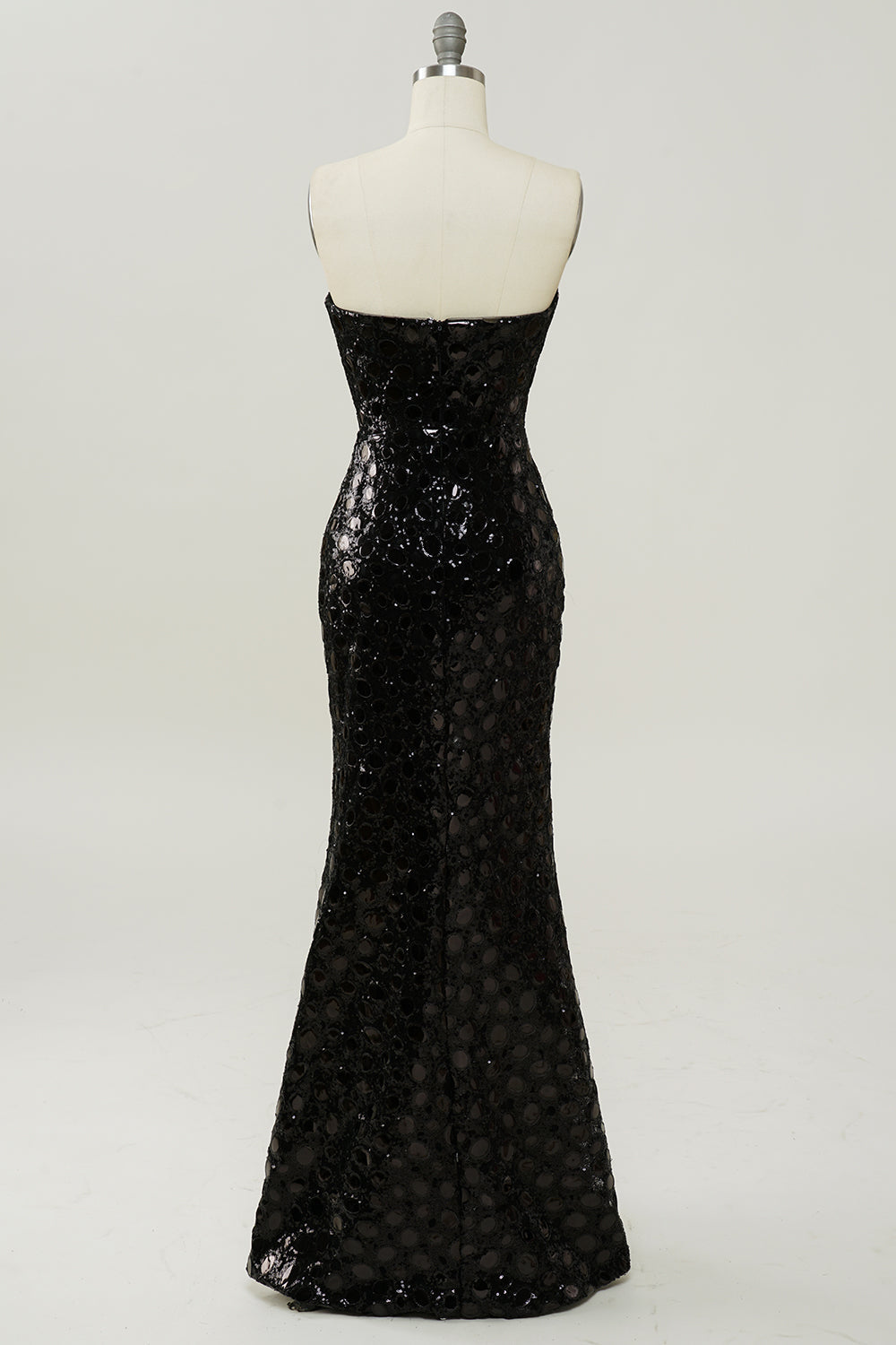 Vestido de lentejuelas negro sin tirantes sirena