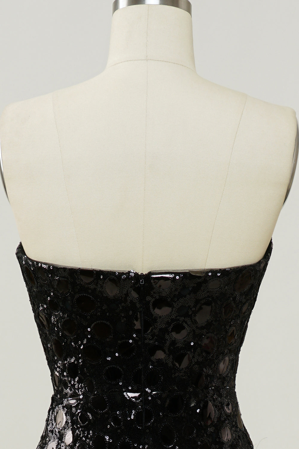 Vestido de lentejuelas negro sin tirantes sirena