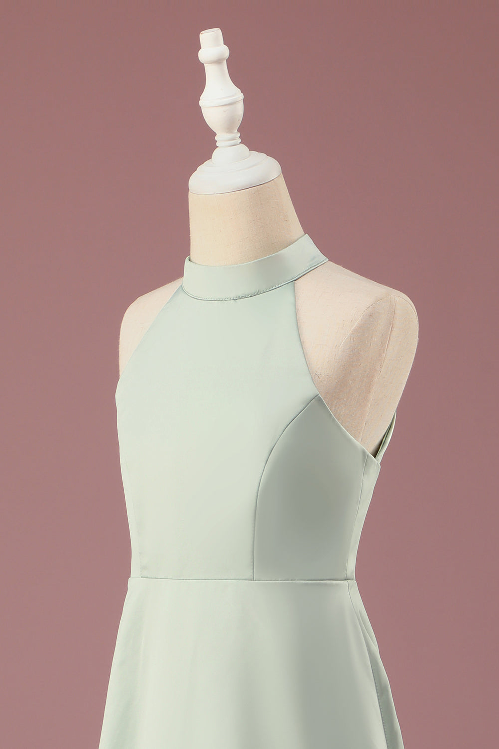 Matcha Satin A-line Halter sin mangas Vestido de dama de honor junior largo