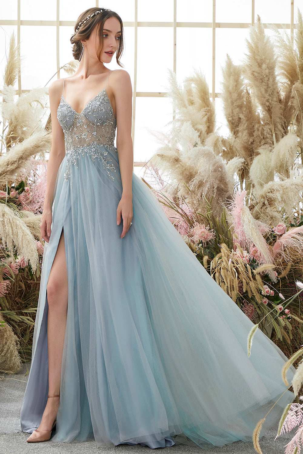 Vestido de fiesta de tul con cuentas azul claro