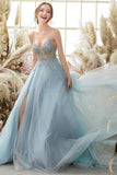 Vestido de fiesta de tul con cuentas azul claro