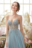 Vestido de fiesta de tul con cuentas azul claro