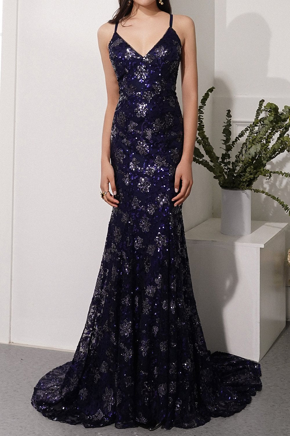 Vestido de noche azul marino con lentejuelas