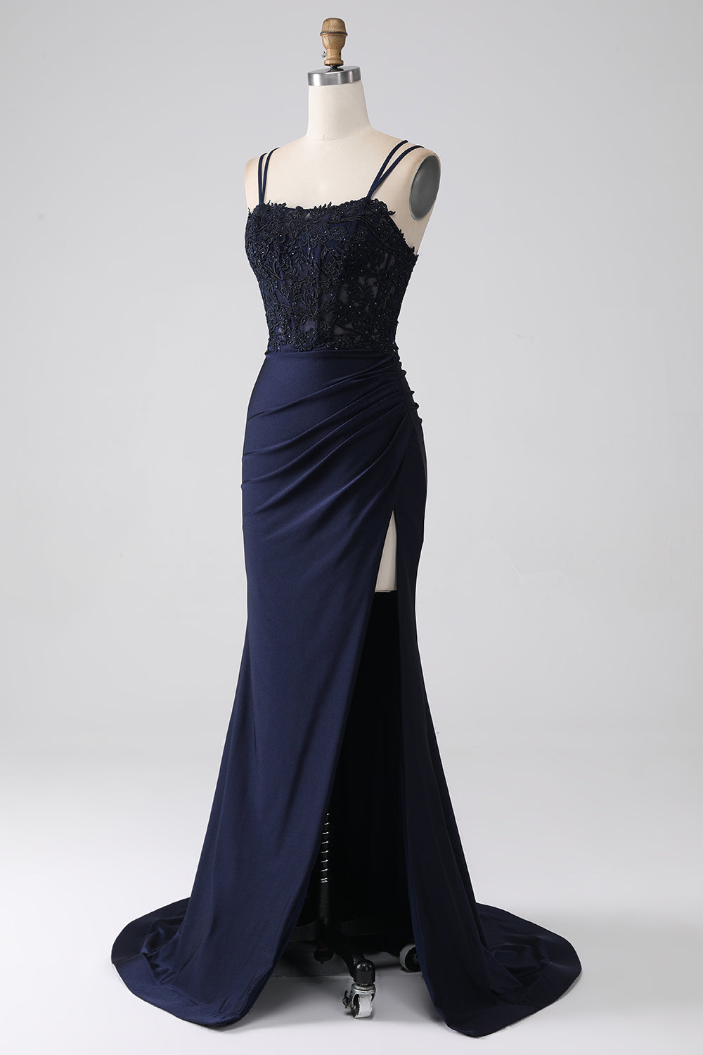 Vestido de fiesta azul marino con cuentas de sirena con volantes