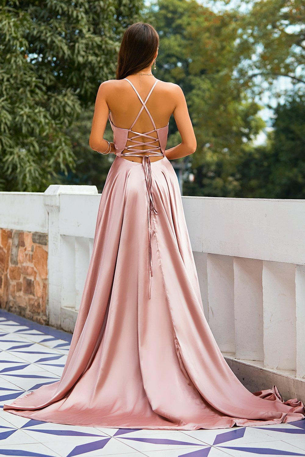 Vestido de fiesta de satén rosa
