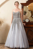 Vestido de Madrina Gris Sin Tirantes