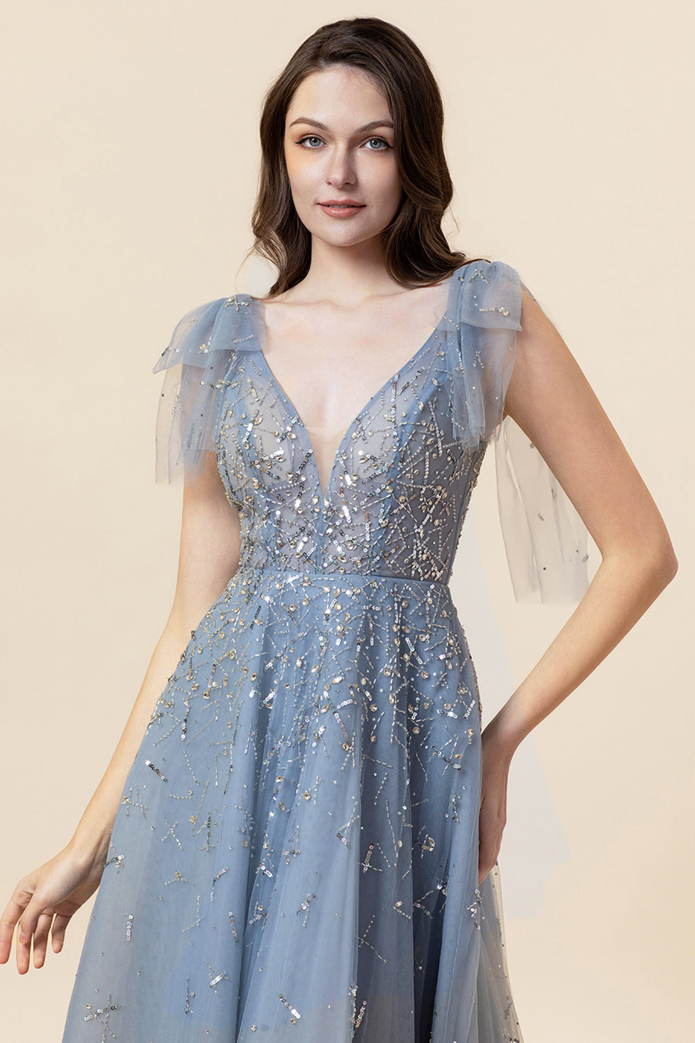 Vestido de Graduación Tul Gris Con Cuentas