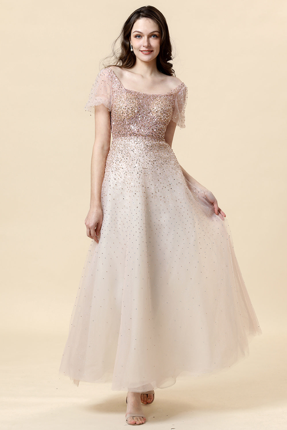 A línea Cuello Cuadrado Rosa Vestido Formal Con Cuentas